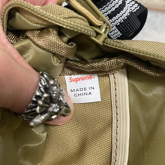 NWT Unisex Supreme Logo Strap Canvas Shoulder Bag In Sandy Tan 7” X 8.5” X 1.6” - Picture 12 of 15